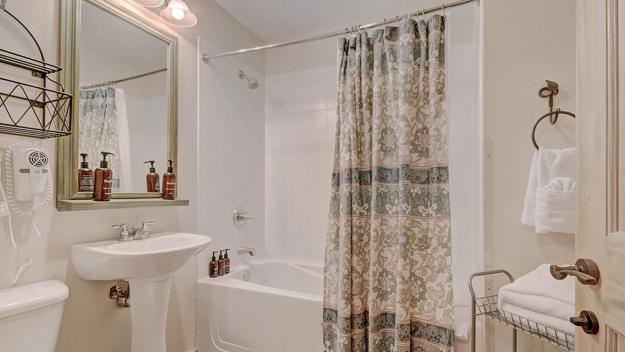Photo of Bathroom in Copper Mountain Village