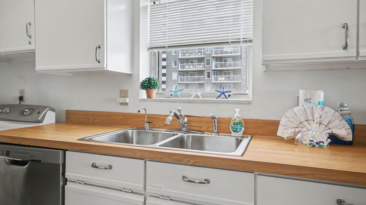 Photo of Kitchen in Arcadian Shores