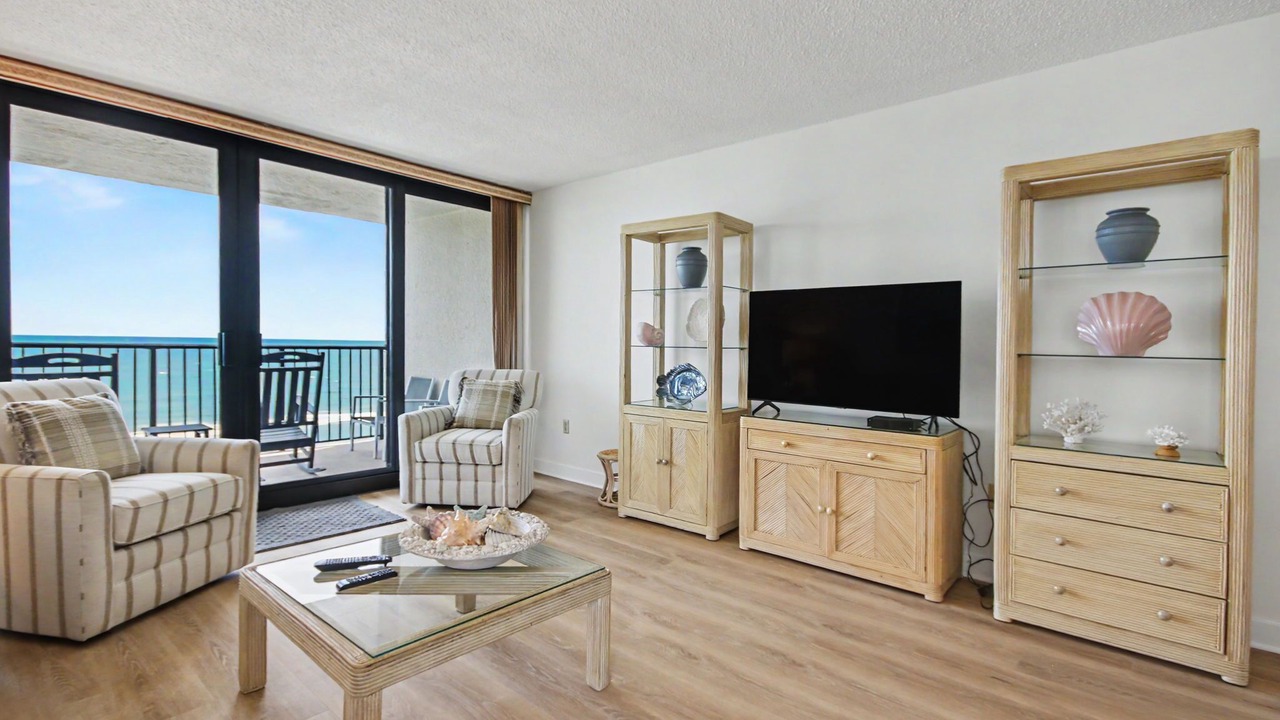 Photo of Livingroom in Arcadian Shores