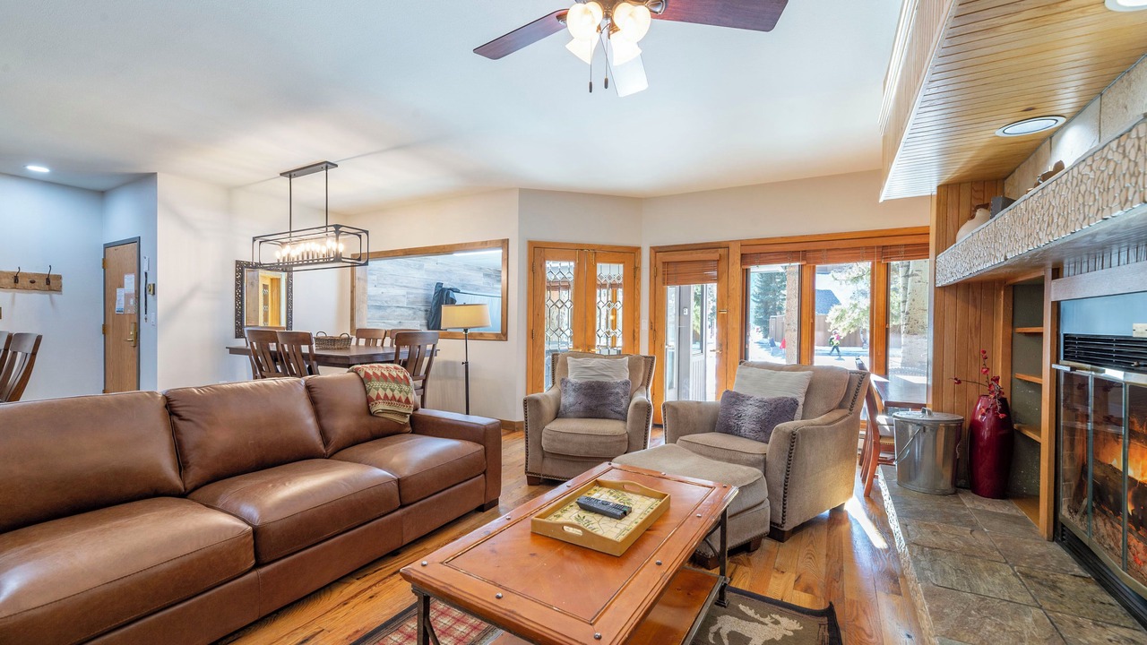 Photo of Livingroom in Mountain House