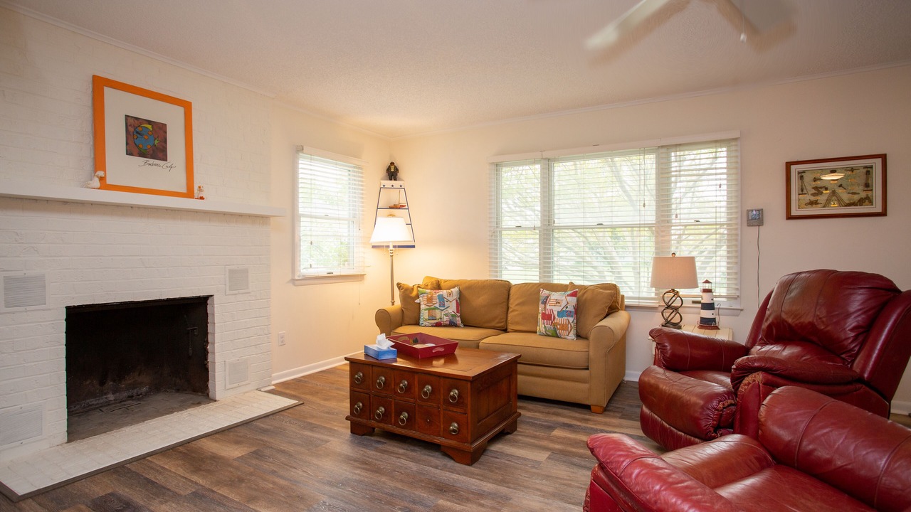 Photo of Livingroom in Country Club Estates