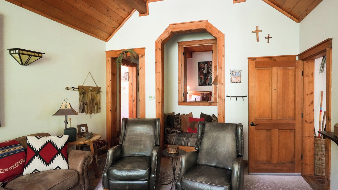 Photo of Livingroom in Sundance