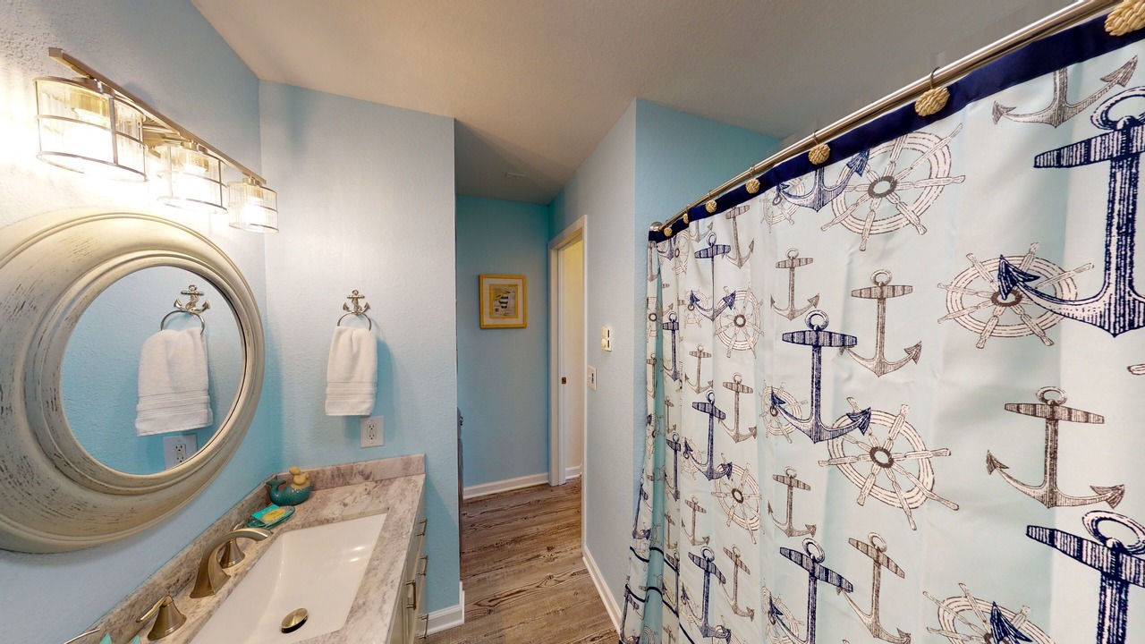 Photo of Bathroom in Oak Harbor