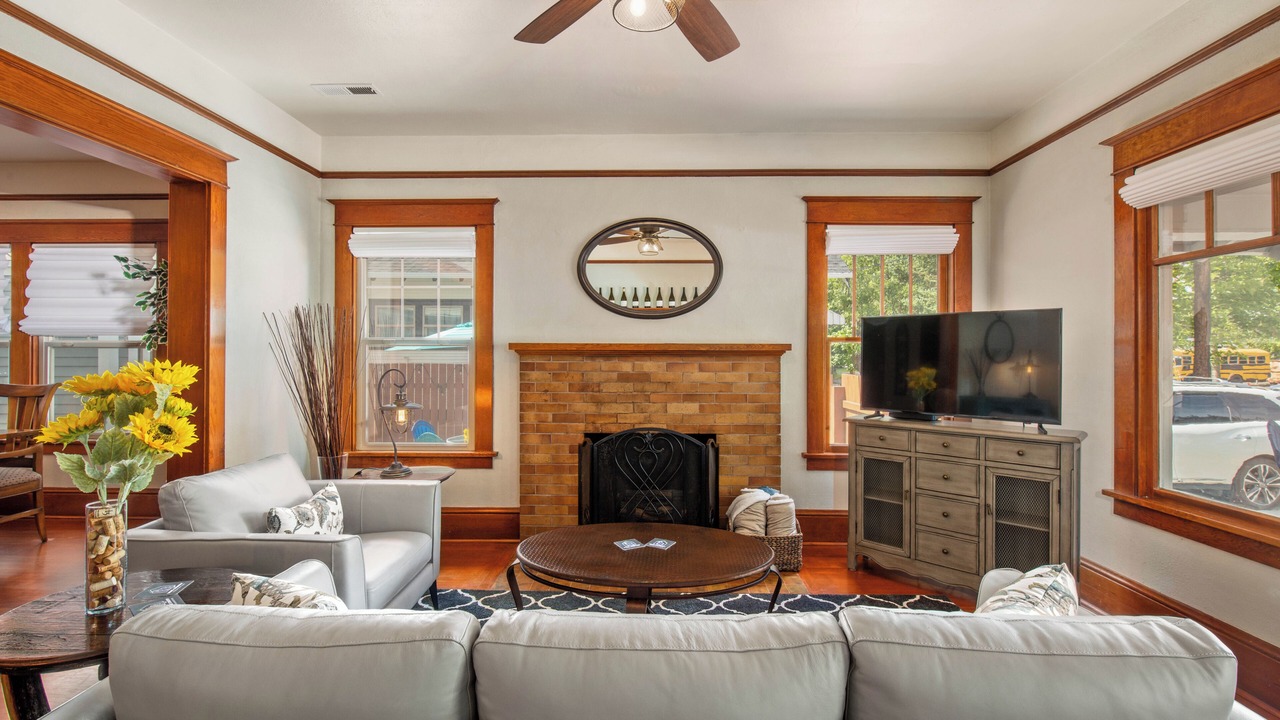 Photo of Livingroom in McMinnville