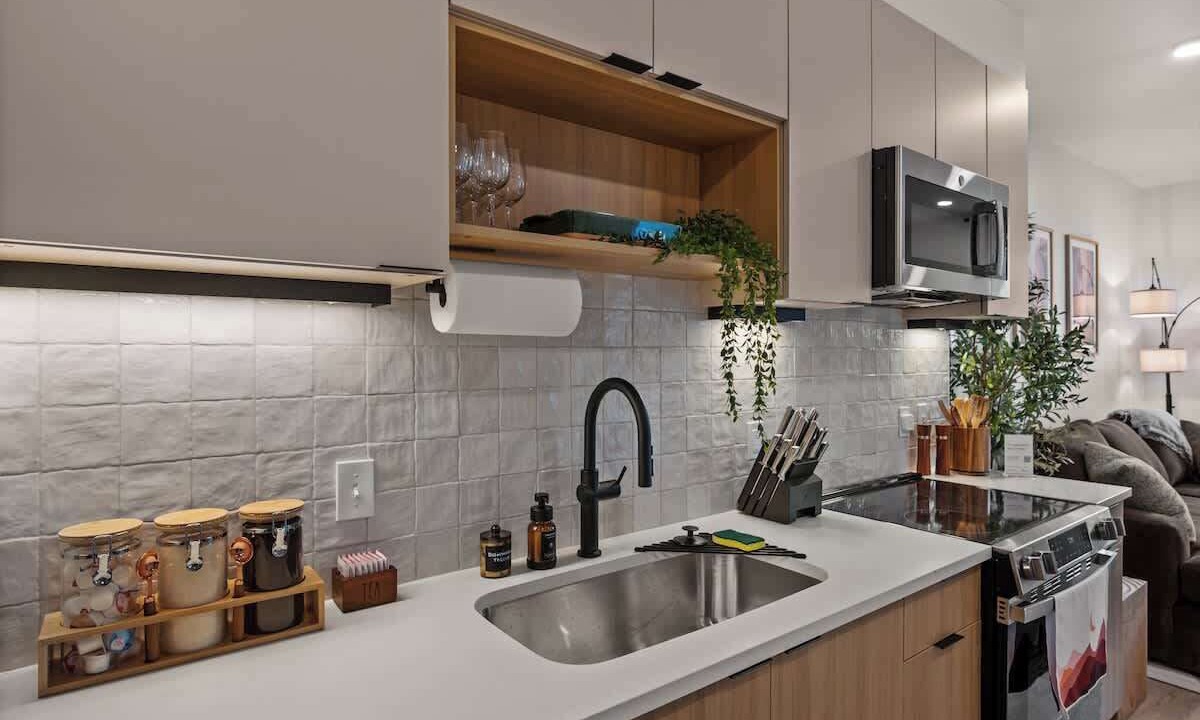 Photo of Kitchen in People's Freeway