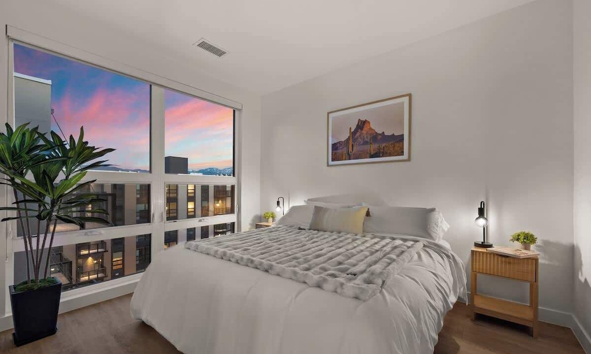 Photo of Bedroom in People's Freeway