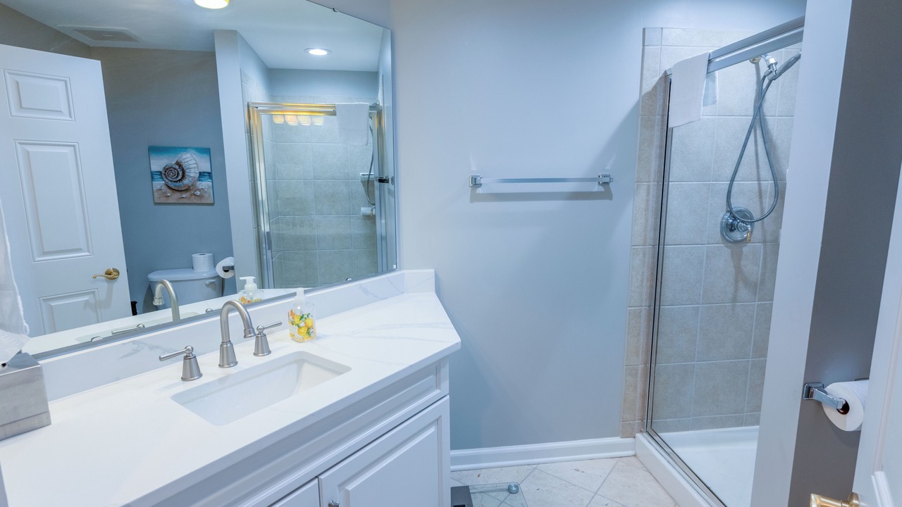 Photo of Bathroom in Arcadian Shores