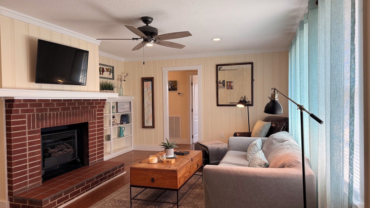 Photo of Bedroom in Hayesville