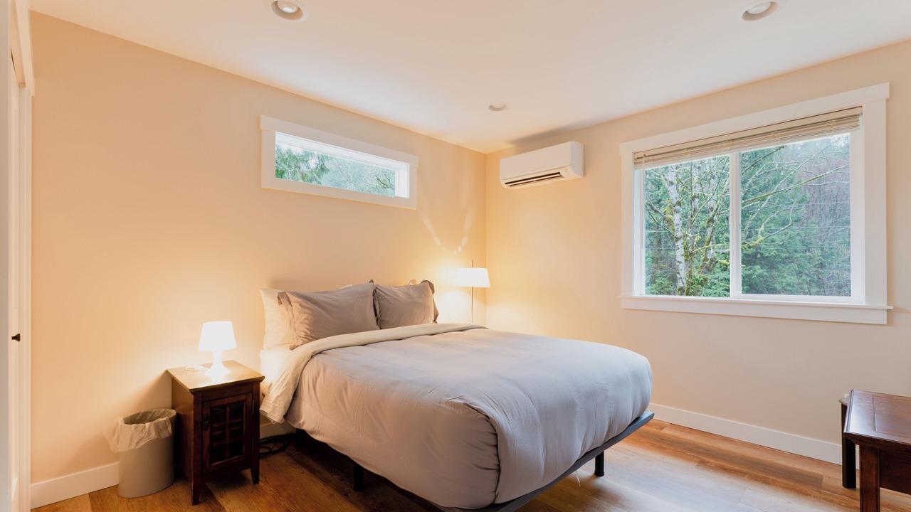 Photo of Bedroom in May Creek