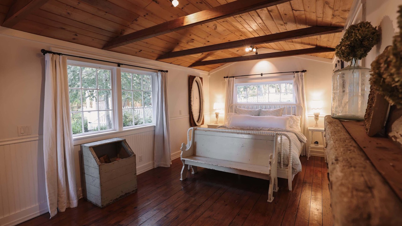 Photo of Bedroom in Coupeville