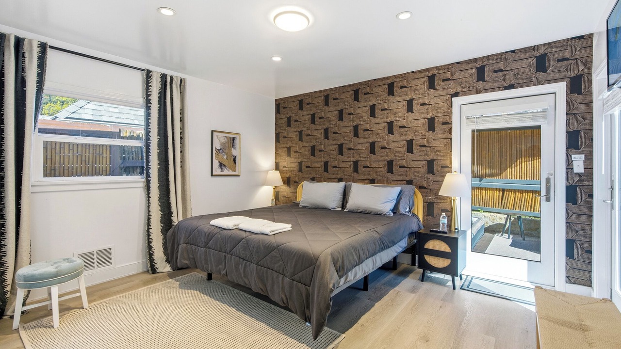 Photo of Bedroom in Beverly Glen