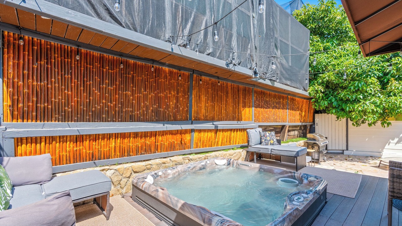 Photo of Patio Balcony in Beverly Glen