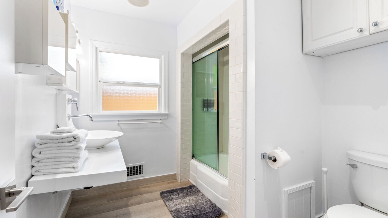 Photo of Bathroom in Beverly Glen