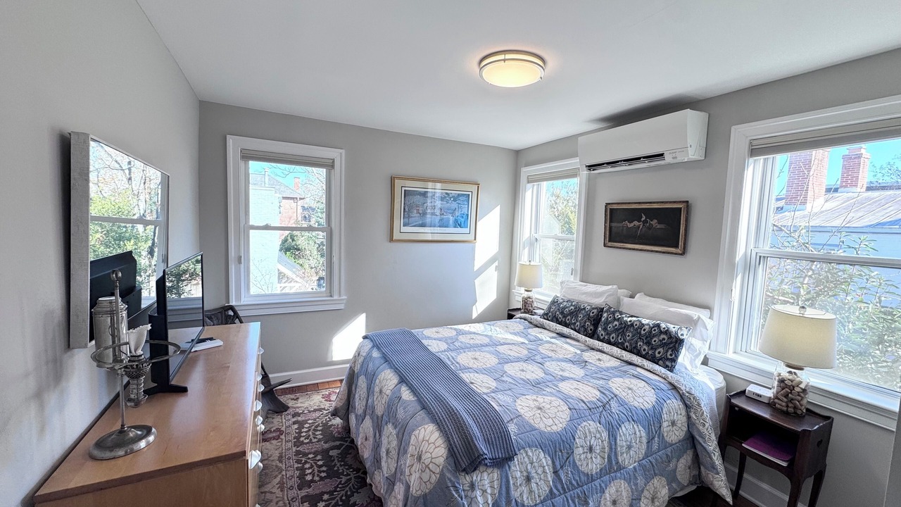 Photo of Bedroom in Old Town West