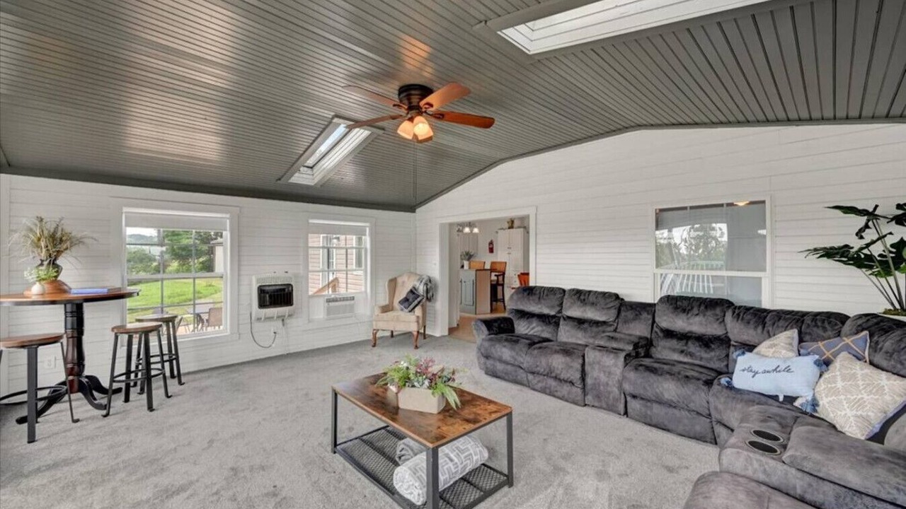 Photo of Livingroom in Airville