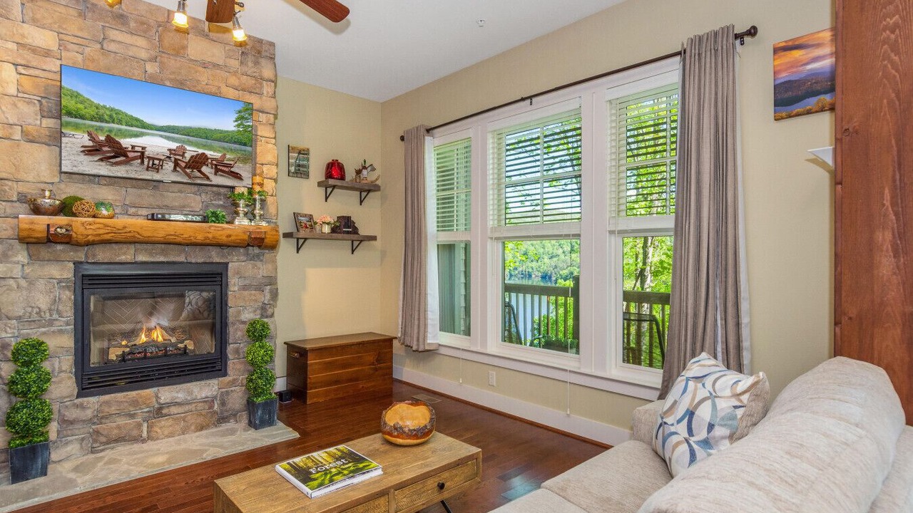 Photo of Livingroom in Bear Lake Reserve