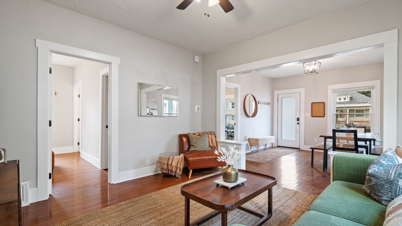 Photo of Livingroom in Hough