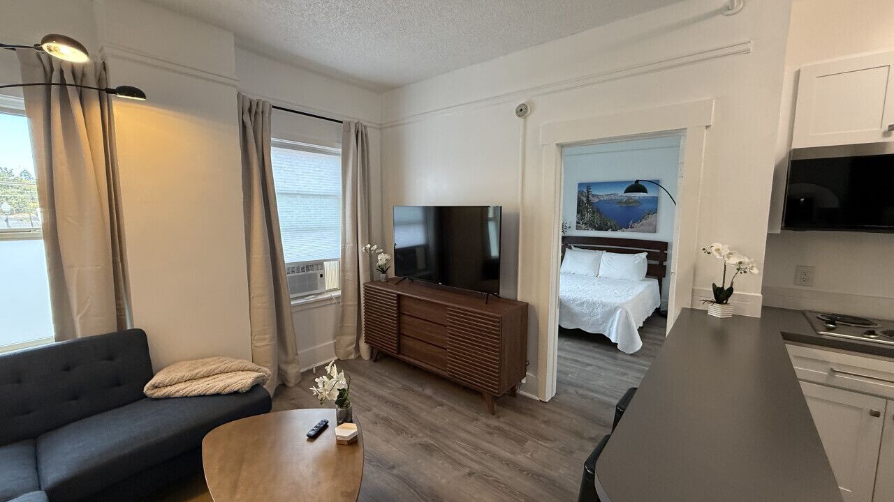Photo of Livingroom in Downtown Klamath Falls
