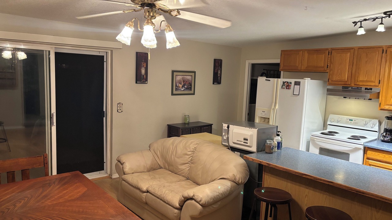 Photo of Livingroom in Fairview