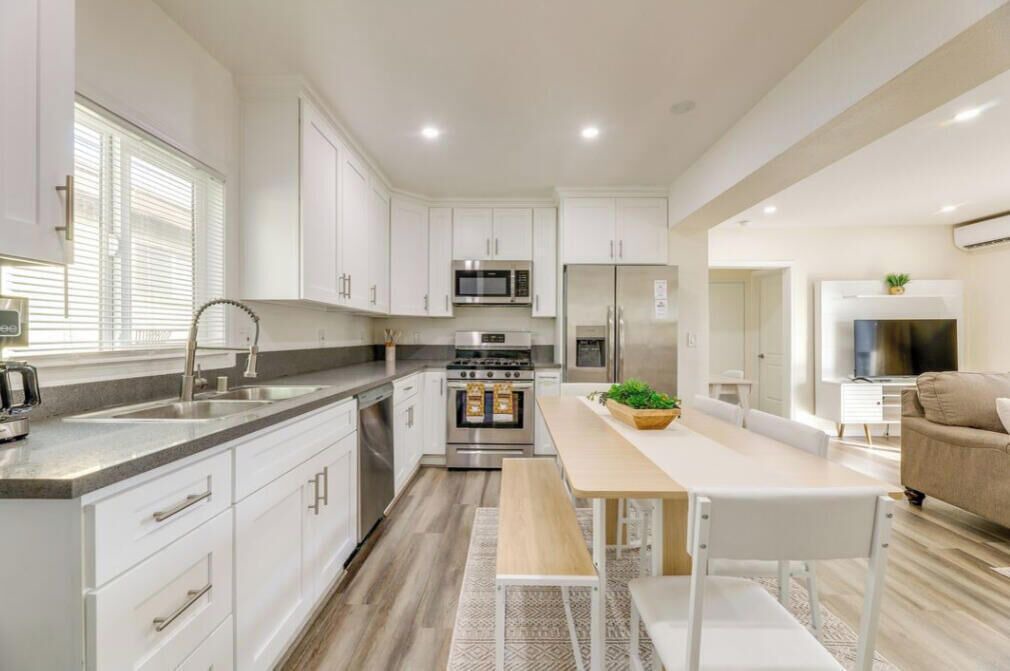 Photo of Kitchen in West Los Angeles