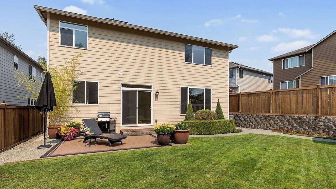 Photo of Patio Balcony in Paine Field-Lake Stickney