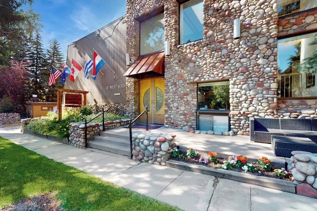 Photo of Outdoor in West End