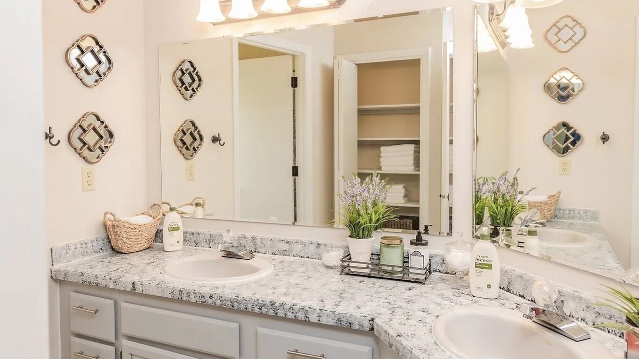 Photo of Bathroom in Fairview