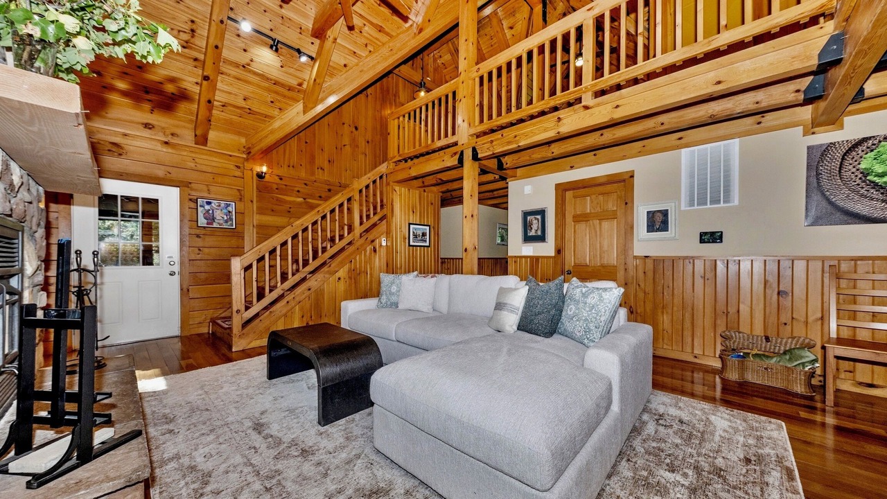 Photo of Livingroom in Dickerson