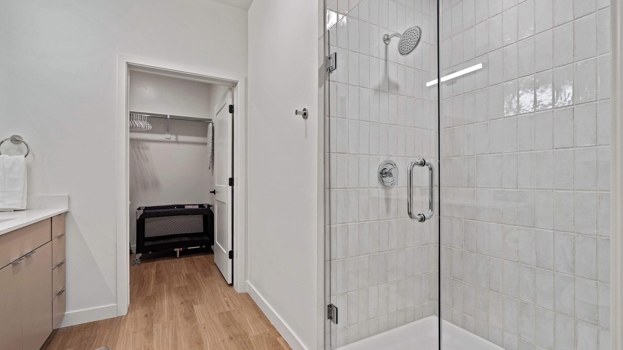 Photo of Bathroom in People's Freeway