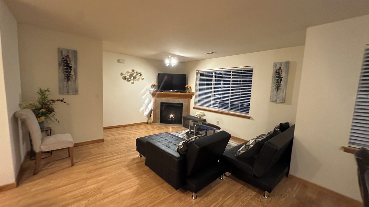 Photo of Livingroom in Paine Field-Lake Stickney