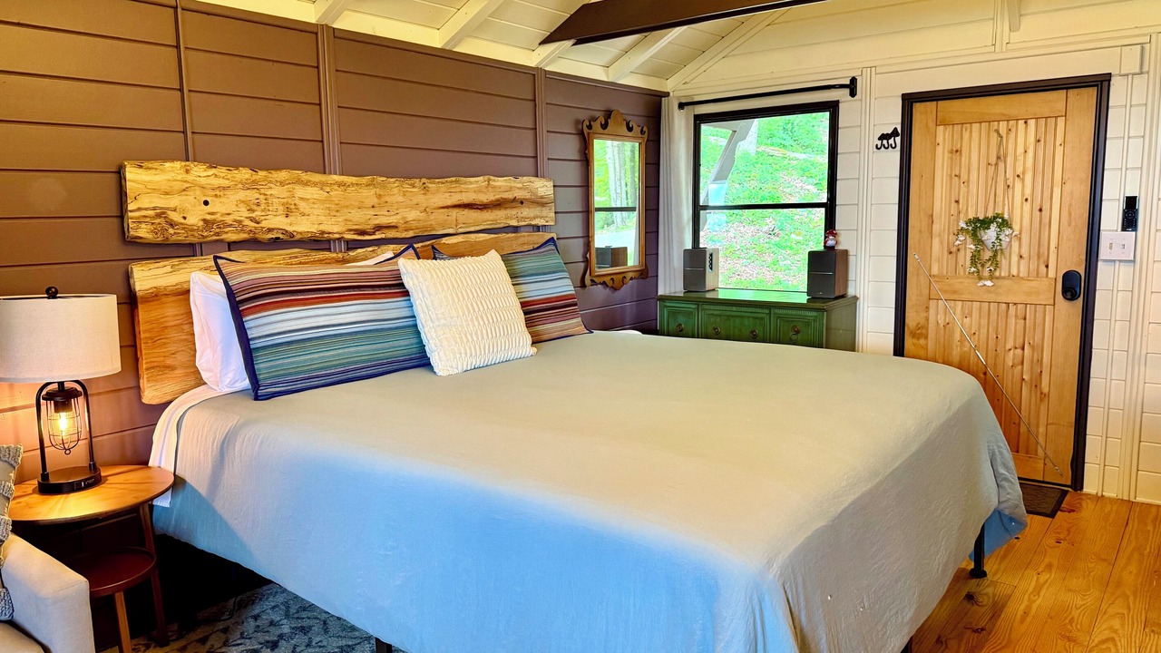 Photo of Bedroom in Laurel Ridge