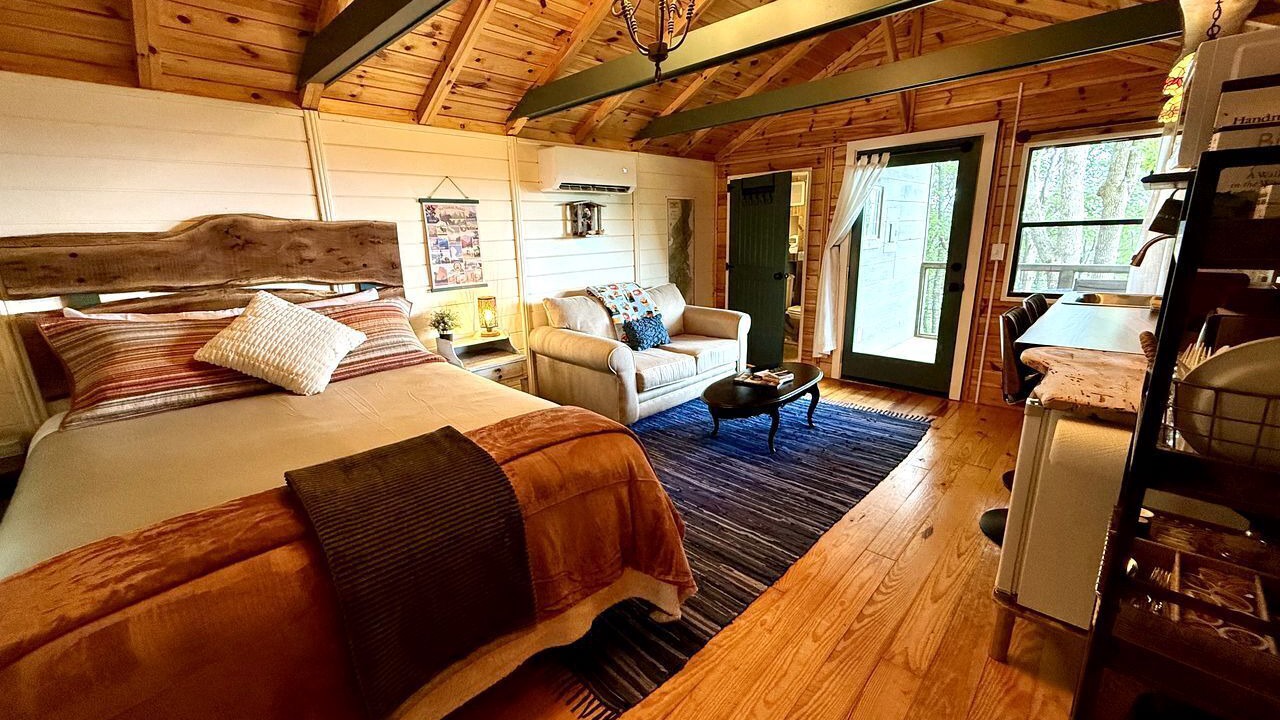 Photo of Bedroom in Laurel Ridge