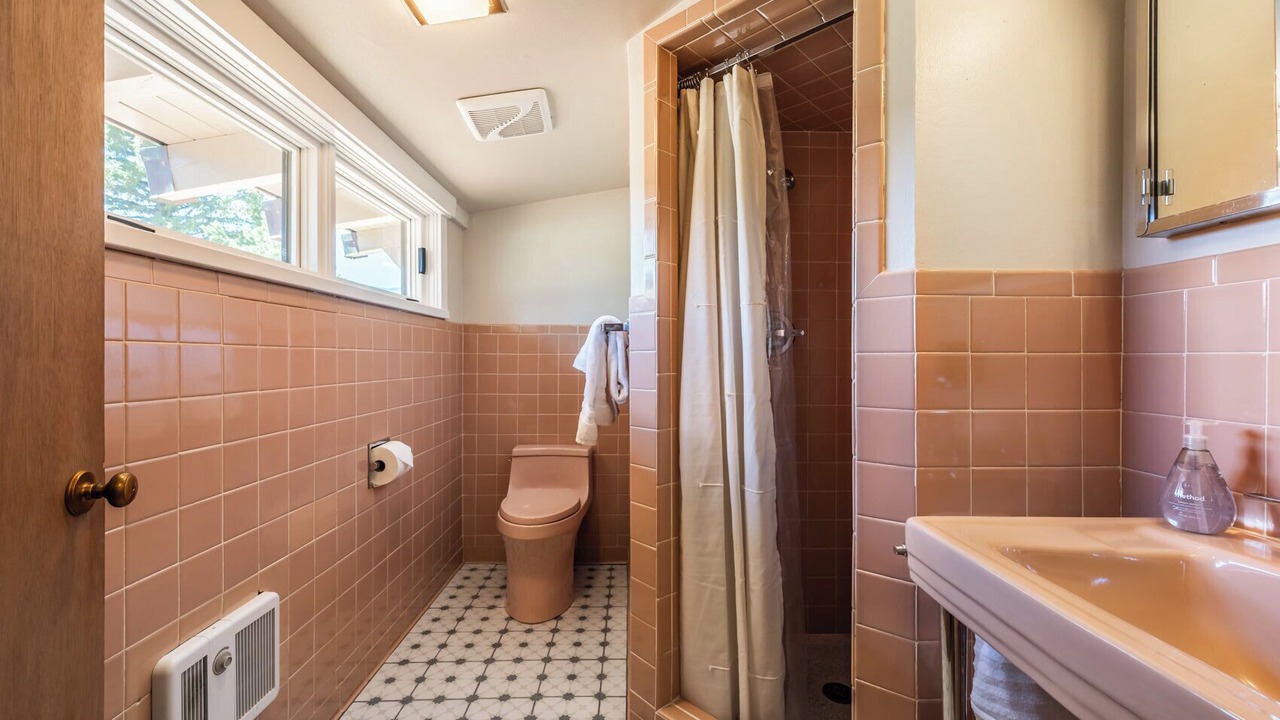 Photo of Bathroom in Kissing Camels