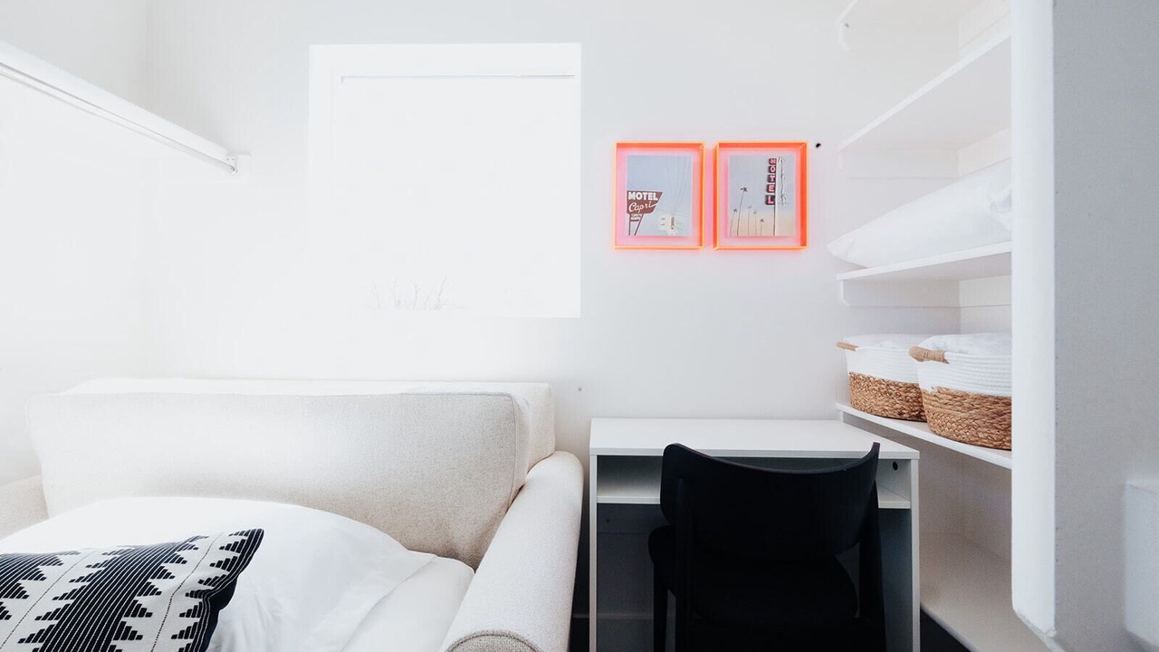Photo of Bedroom in People's Freeway