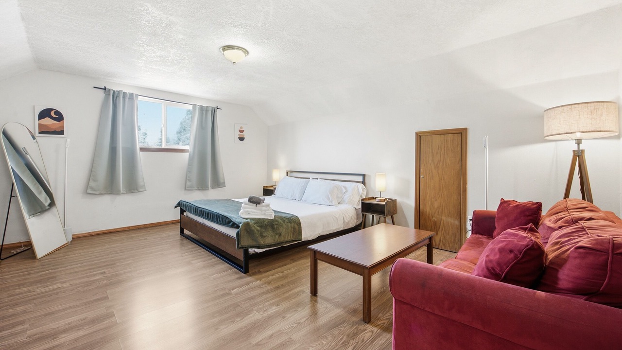 Photo of Bedroom in Oak Grove