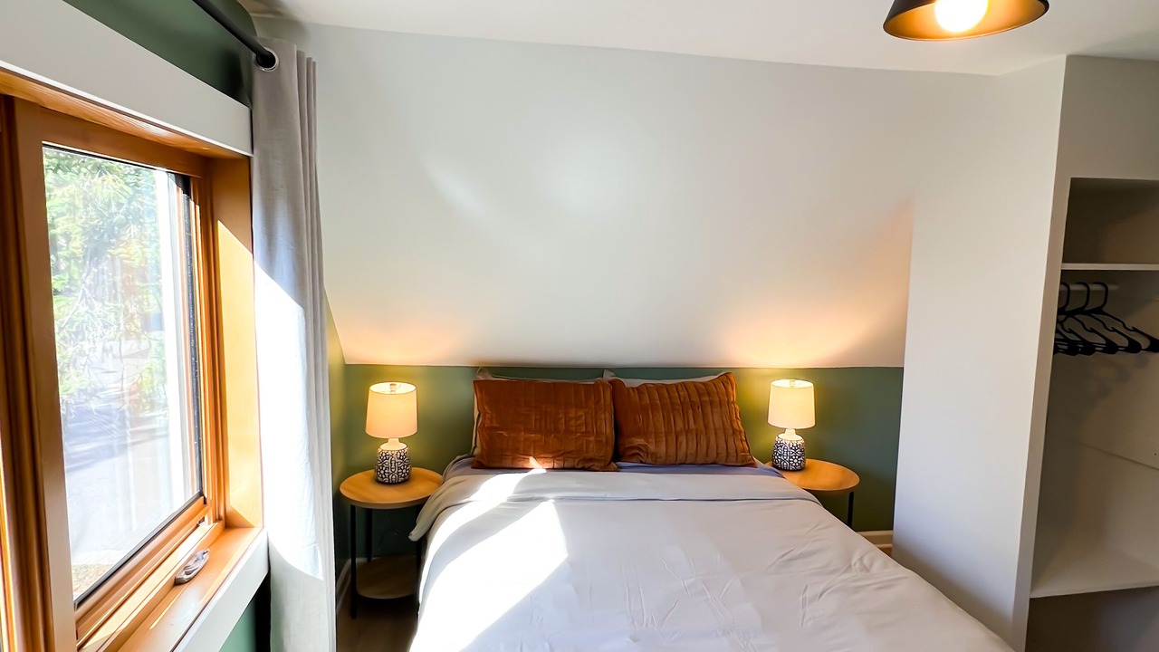 Photo of Bedroom in Longfellow