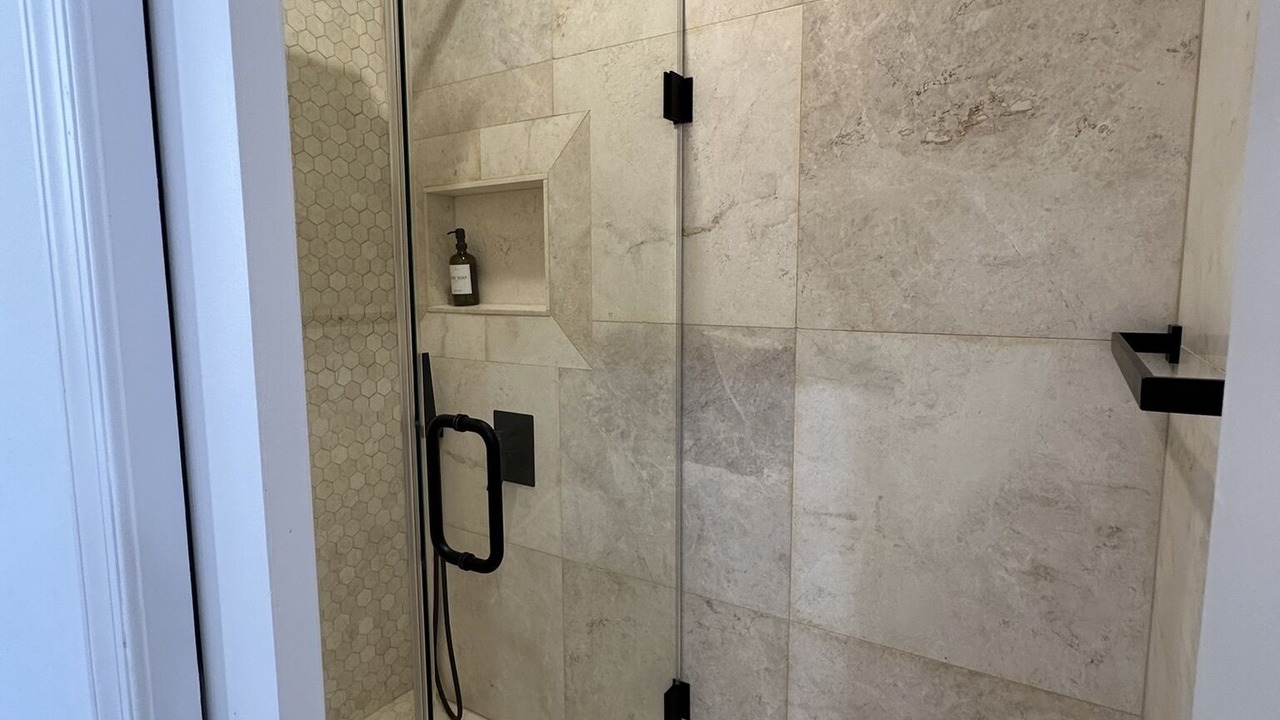 Photo of Bathroom in Arlington Ridge