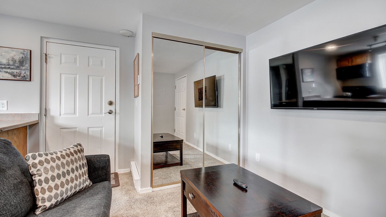 Photo of Livingroom in Four O'Clock