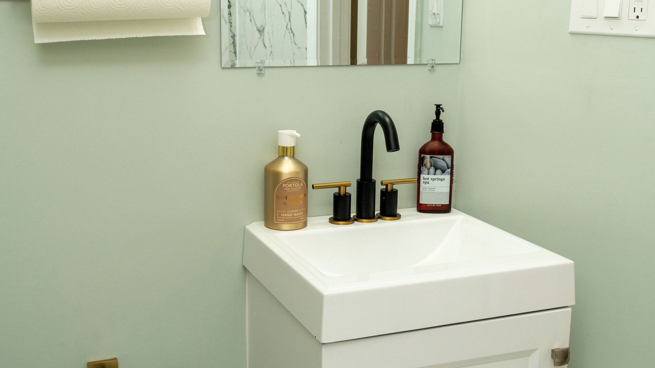 Photo of Bathroom in Coral Hills