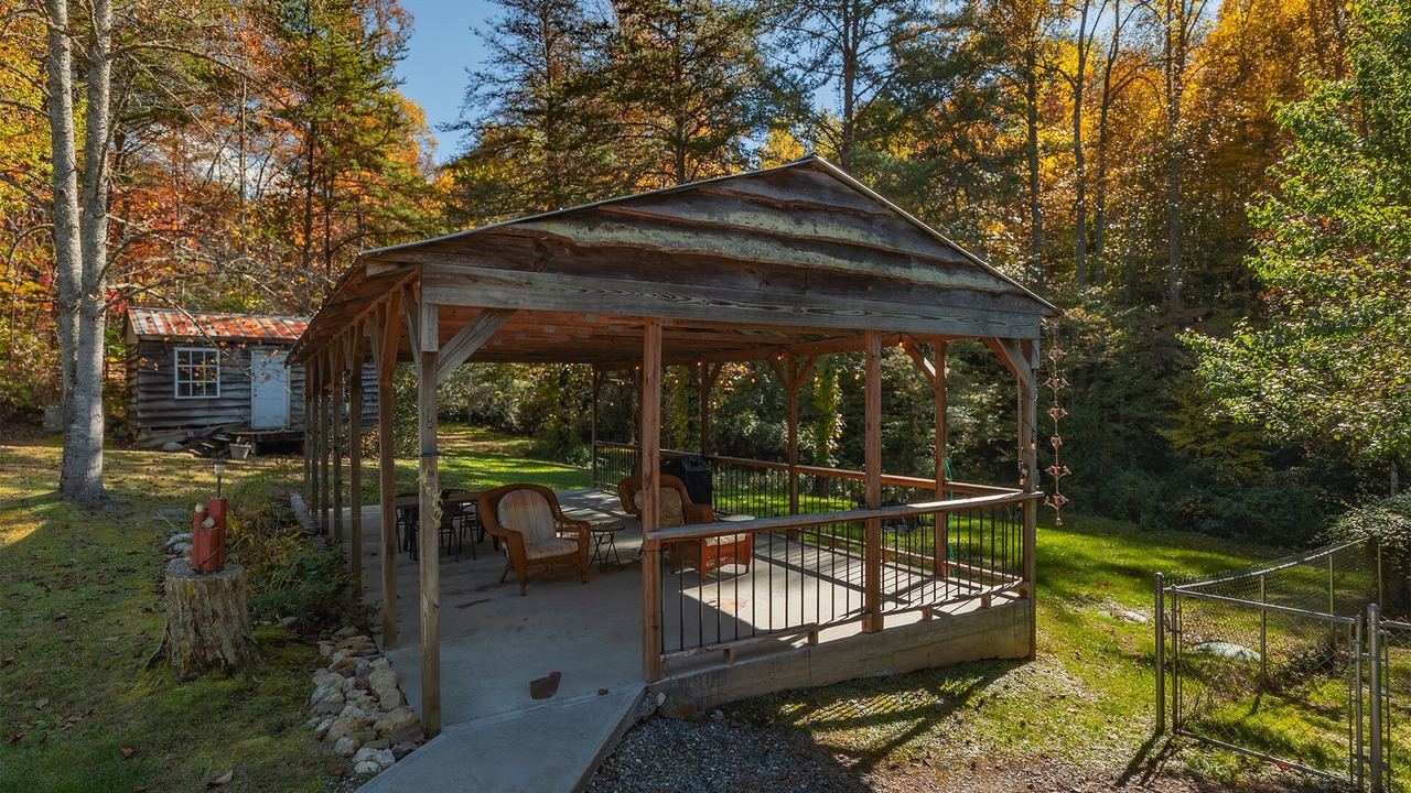 Photo of Patio Balcony in Cherokee