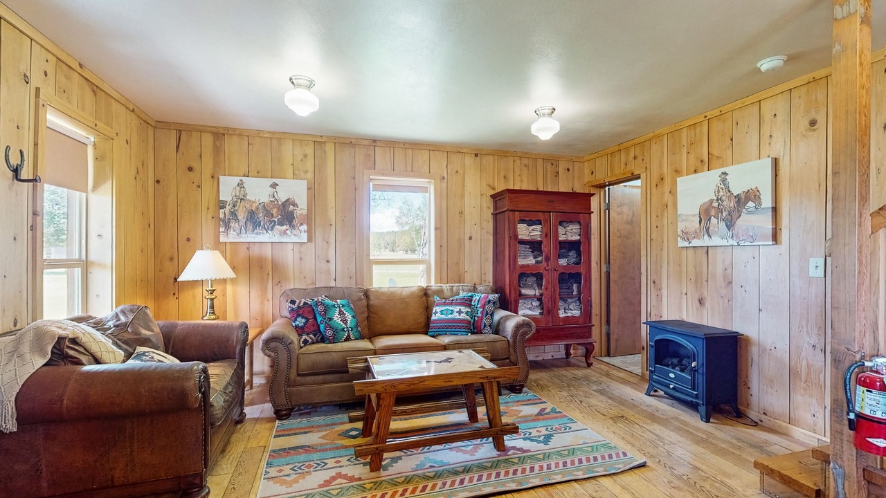 Photo of Livingroom in Crooked River Ranch