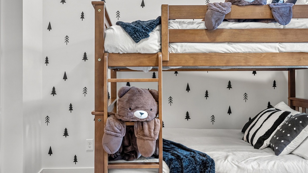 Photo of Bedroom in Pittman Center