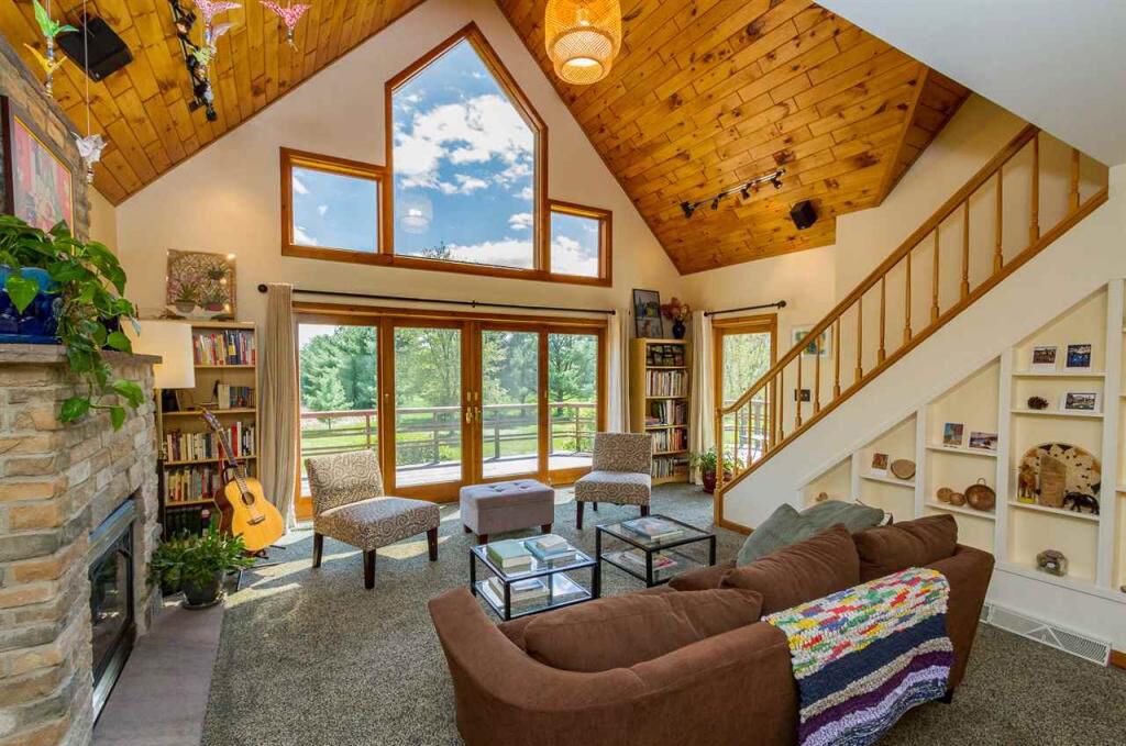 Photo of Livingroom in Schuylerville