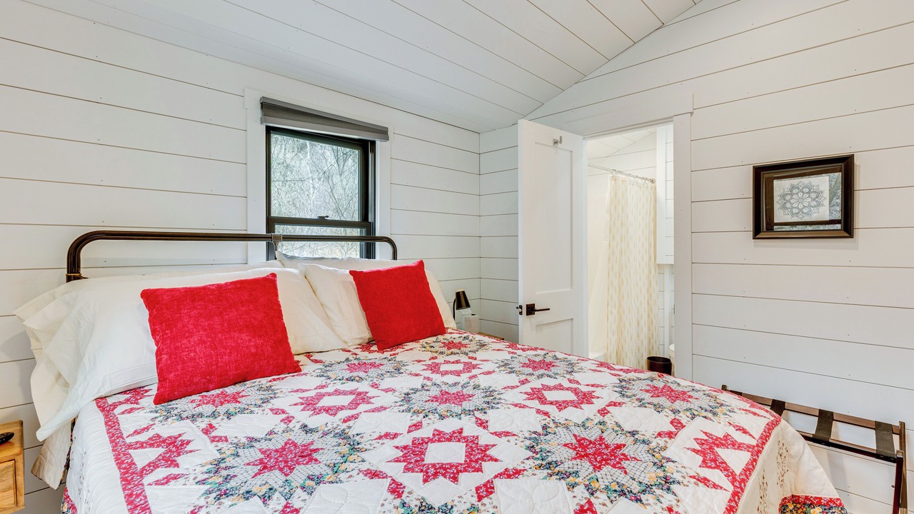 Photo of Bedroom in Dellroy