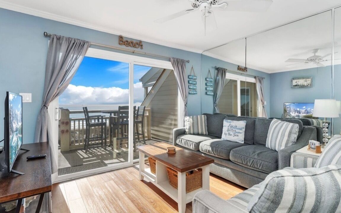 Photo of Livingroom in Caswell Beach