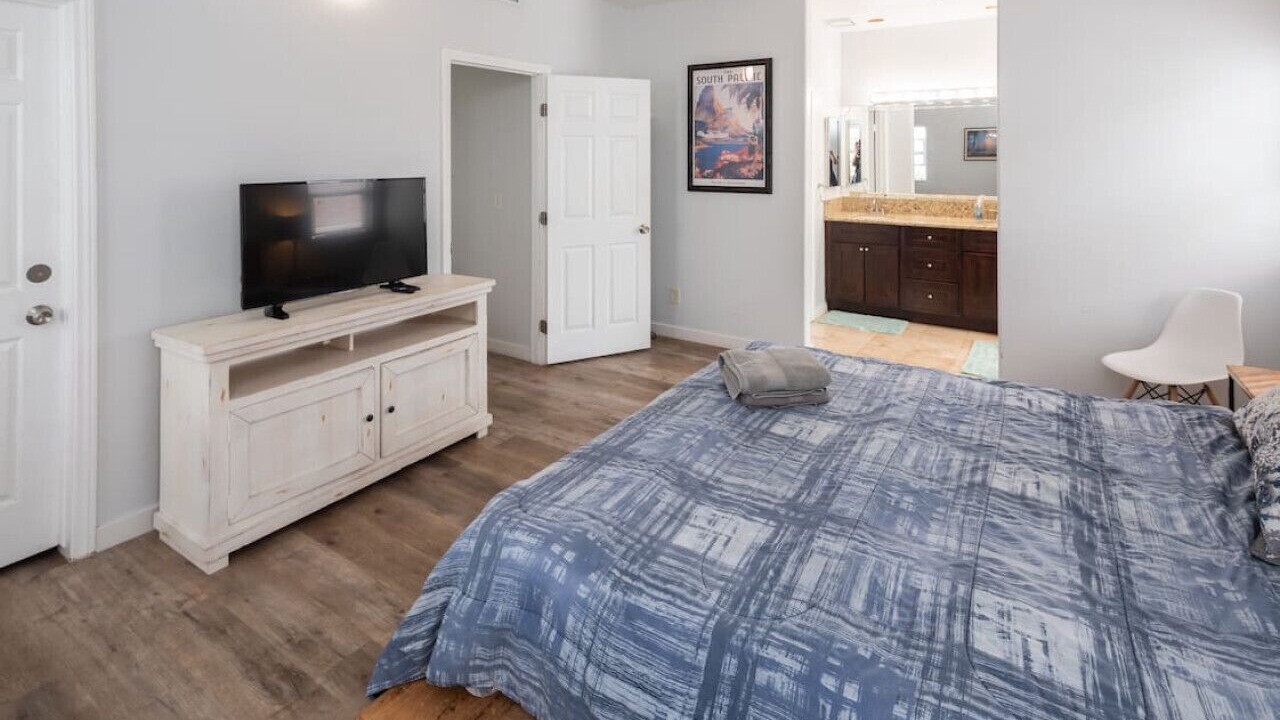 Photo of Bedroom in Marina Peninsula