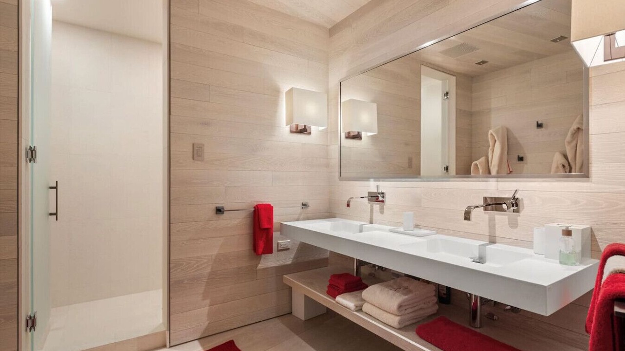 Photo of Bathroom in Red Mountain