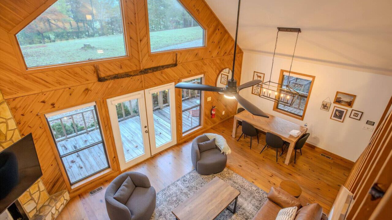 Photo of Livingroom in Blairsville