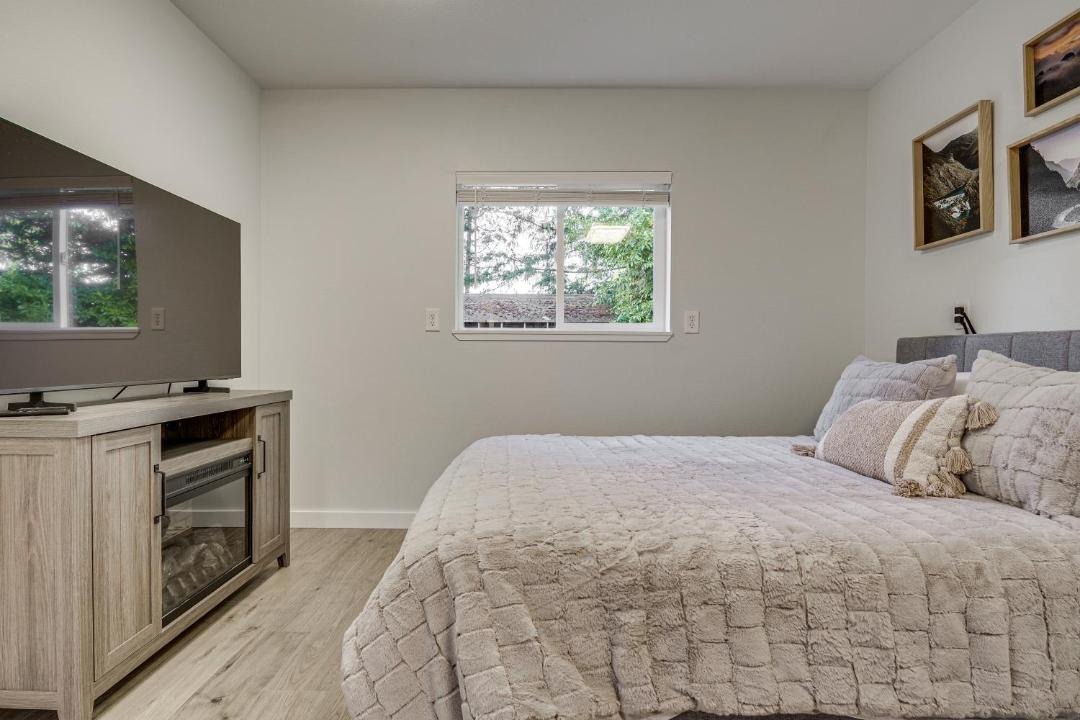 Photo of Bedroom in Woods Creek