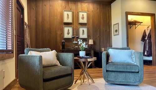 Premium Studio Suite, 1 King Bed, Bathtub, Mountain View